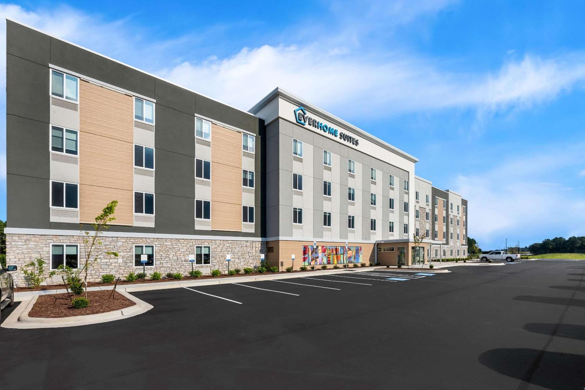 Everhome Suites Fayetteville Near Fort Bragg Exterior photo