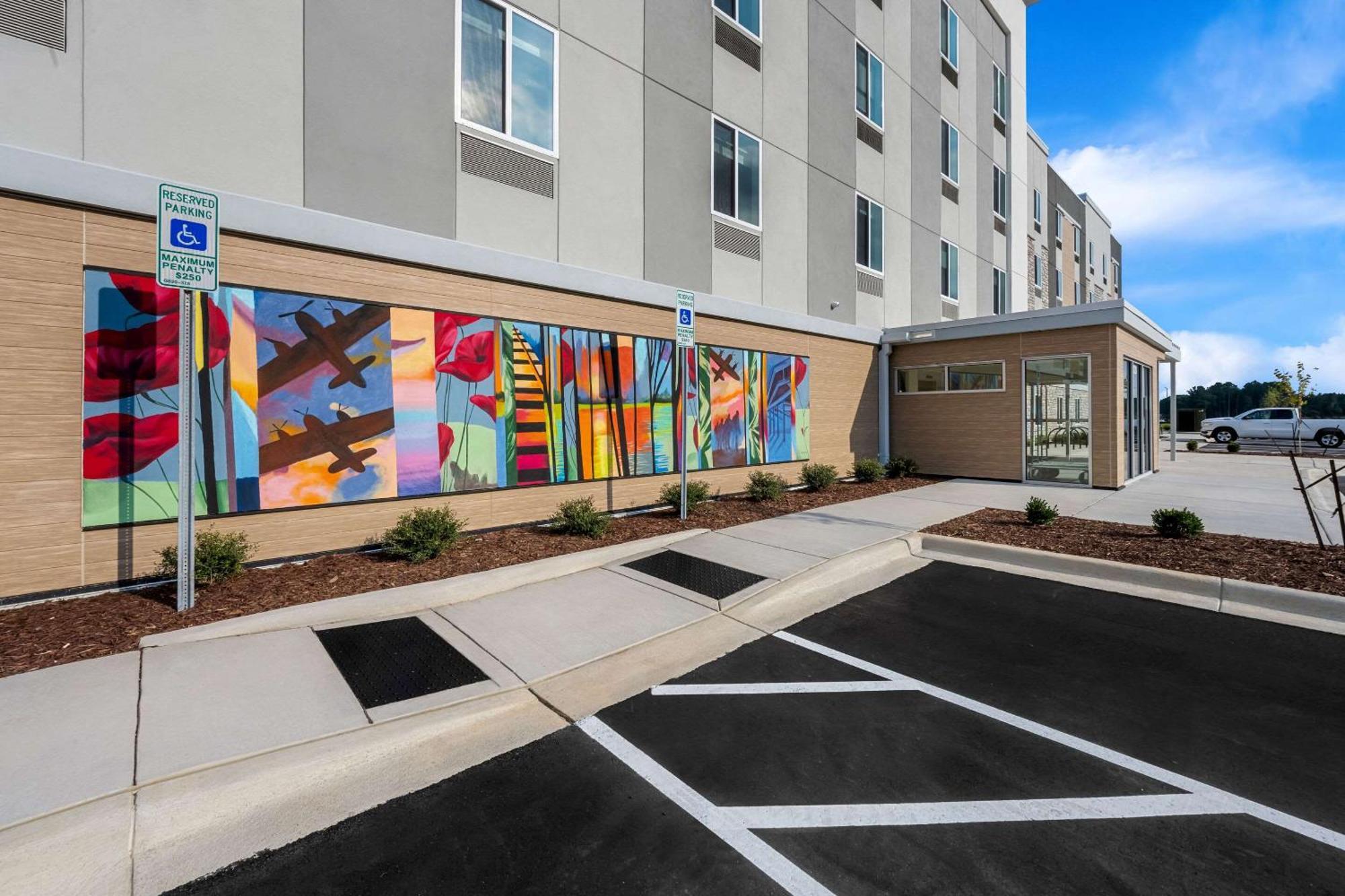 Everhome Suites Fayetteville Near Fort Bragg Exterior photo